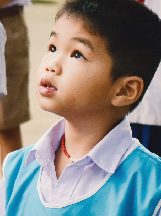 เด็กคนนี้กำลังเหมอ